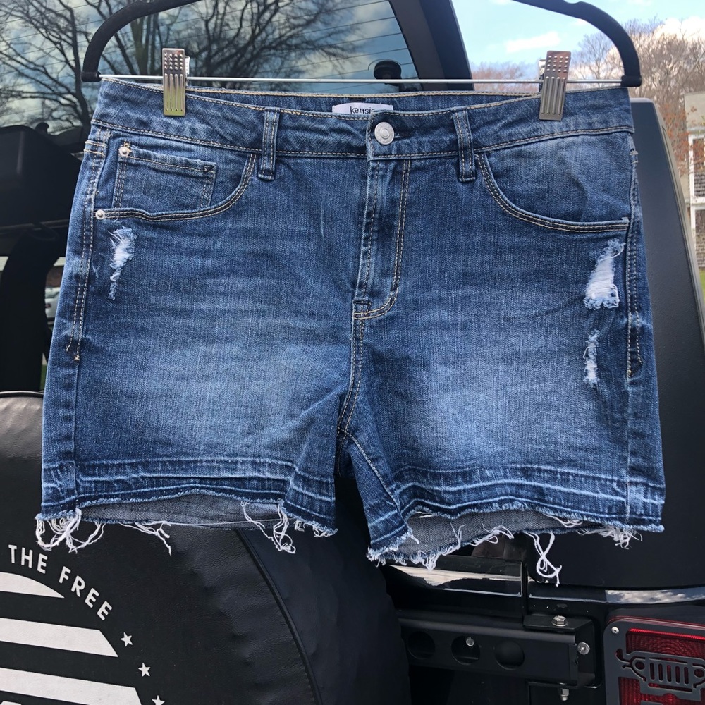 Kensie medium wash midi denim shorts